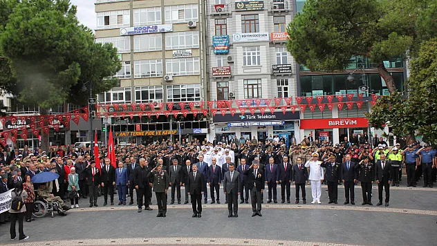 'Yokluk içinde istiklaline sahip çıkan bir millet'