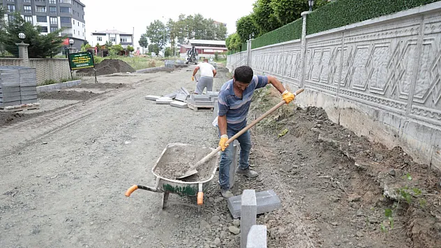 Yol ve Kaldırım Çalışmaları Hız Kazandı