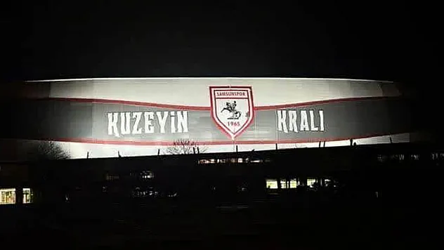 Yoldan geçenler gözlerini alamıyor! 'Kuzeyin Kralı' artık ışıl ışıl!