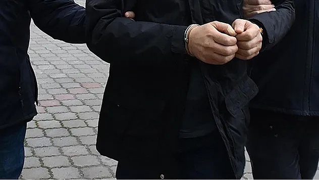 Yurt dışına kaçan firariler yakalanarak Türkiye'ye getirildi