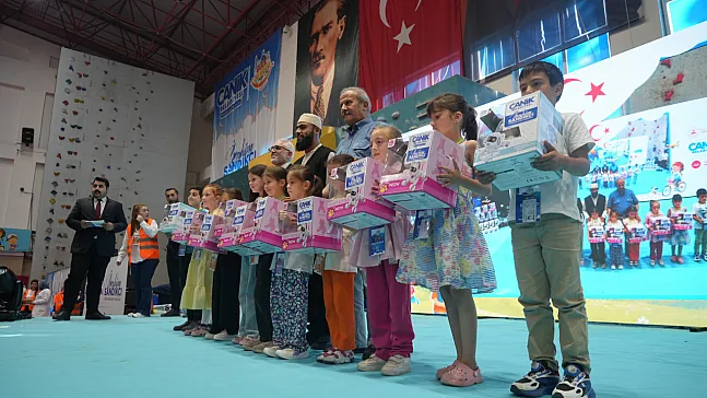 Canik'te 2 bin 500 çocuk ödüllendirildi