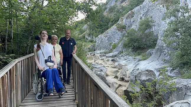 Dünyanın en uzun boylu kadını Rumeysa Gelgi, Horma Kanyonu'nu ziyaret etti