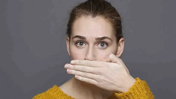 Ramazanda oruçluyken ağız kokusu neden olur? koku nasıl giderilir?