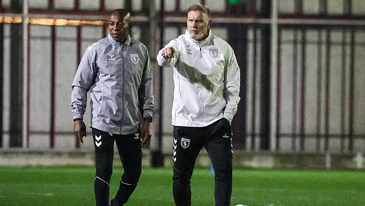 Thorsten Fink takımla buluştu ilk antrenmana çıktı