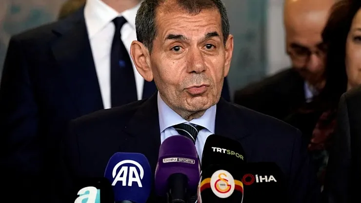 Dursun Özbek, listesini divan kuruluna teslim etti