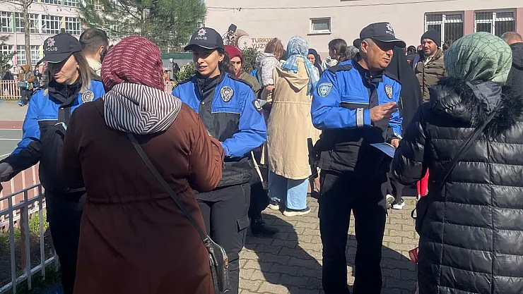 Samsun'da polisten dolandırıcılık olaylarına karşı bilgilendirme