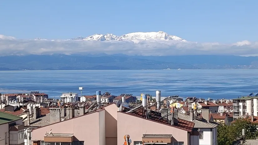 Anamas Dağı'nın zirvesi karla kaplandı