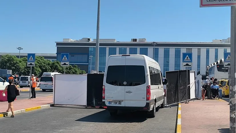 Antalya Havalimanı'nda Dehşet: Emekli Polis Kız Arkadaşını Vurarak Öldürdü