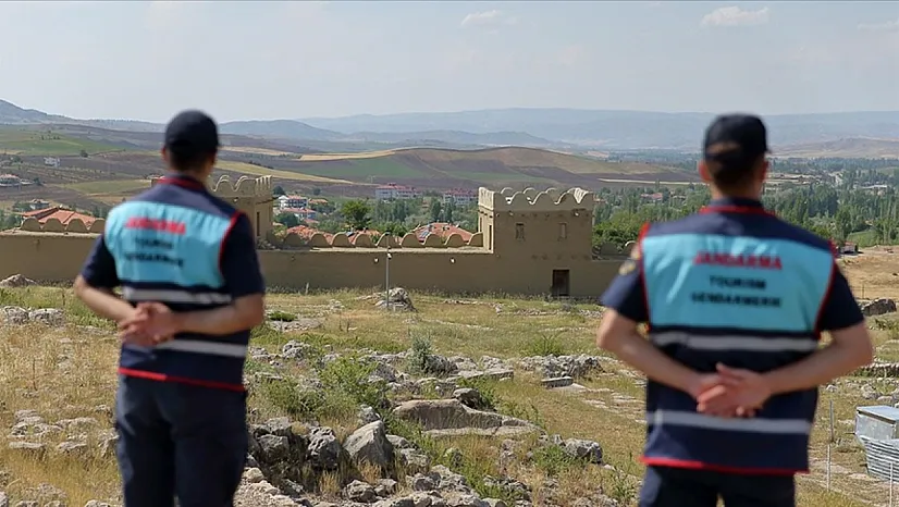 Binlerce yıllık antik kentlerinde jandarma timleri görevde