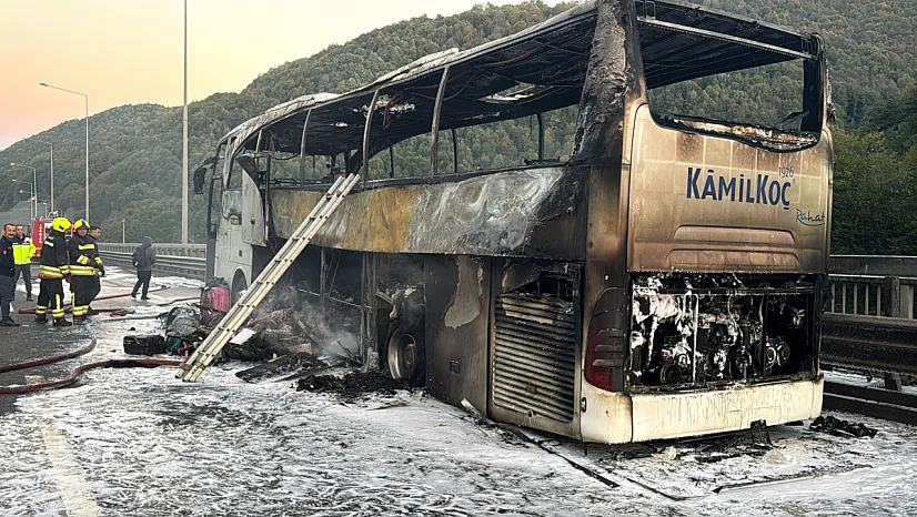 Bolu Dağı Tüneli viyadüklerinde yolcu otobüsü alevlere teslim oldu