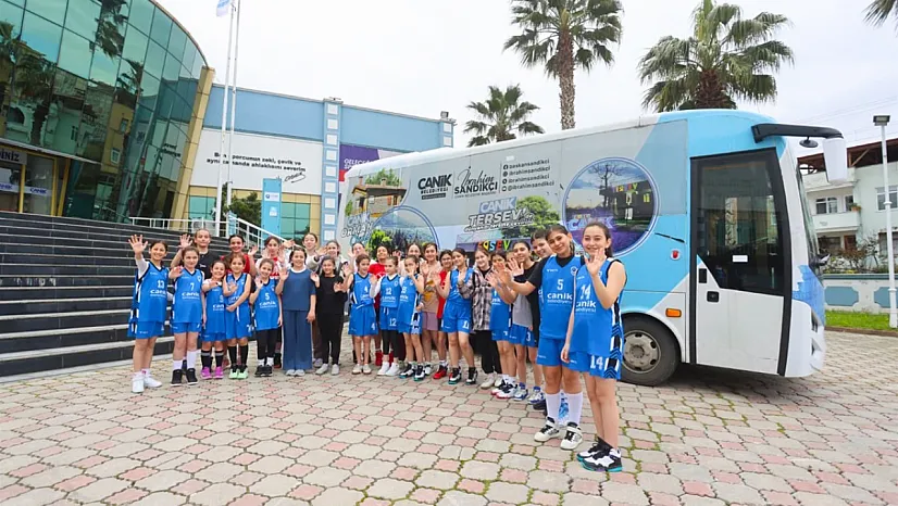 Canik'te çocuklar yaz spor okullarında geleceğe hazırlanıyor