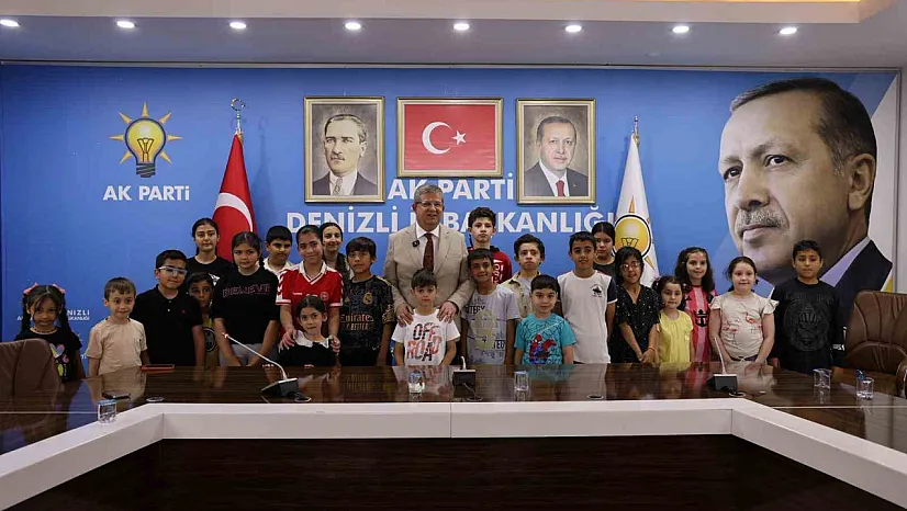 Çocuklar bayram coşkusunu AK Parti'de  yaşadı