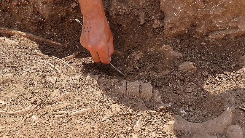 Çorum'da yürütülen Arkeolojik çalışmalarda 2 bin 300 yıllık mezar bulundu
