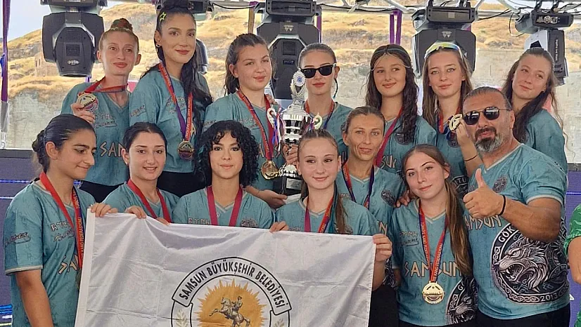Dragon Bot Yarışı'nda Samsun Büyükşehirli Sporcular Şehre 3 Kupa İle Döndü
