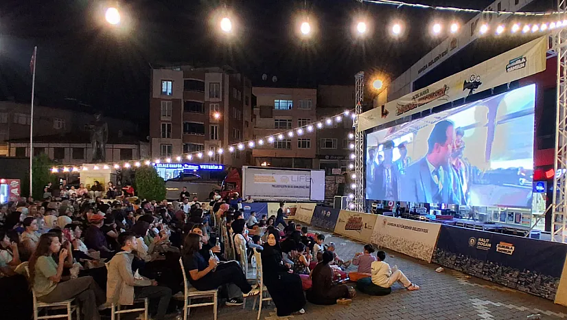 Havza'da nostaljik sinema keyfi: Dev ekranda Mucize izlendi