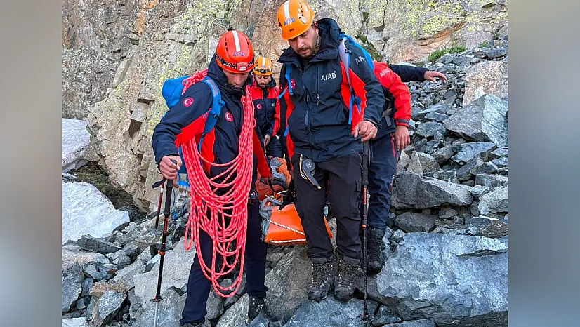Kaçkar Dağları'nda yaralanan dağcı helikopterle kurtarıldı