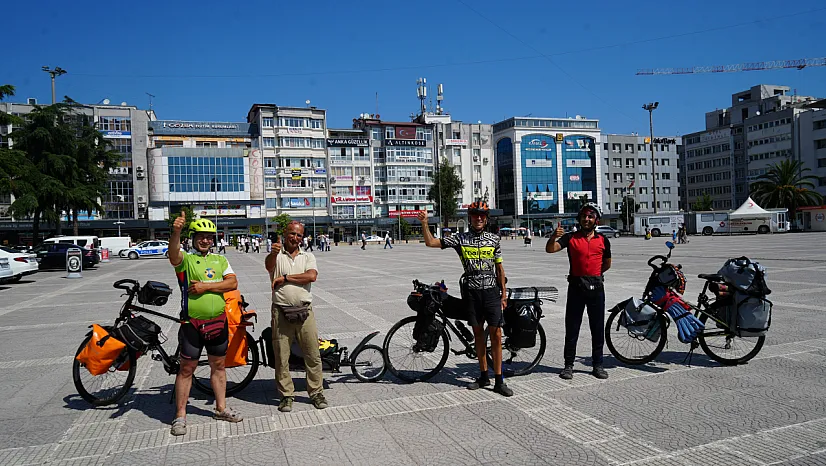 Karadeniz'i bisikletle keşfettiler