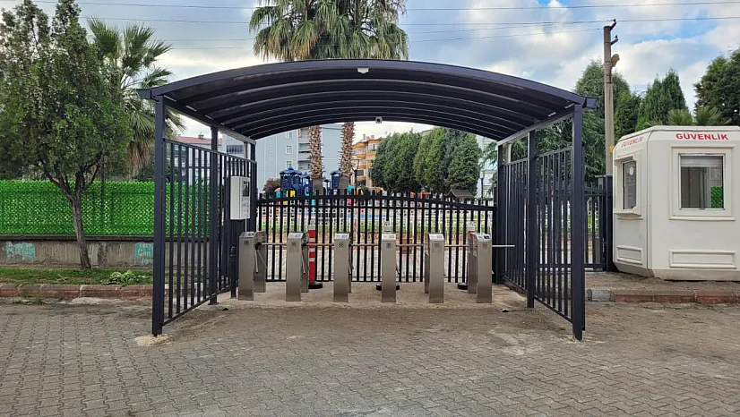 Tekkeköy'de ortaokul girişine turnike sistemi kuruldu