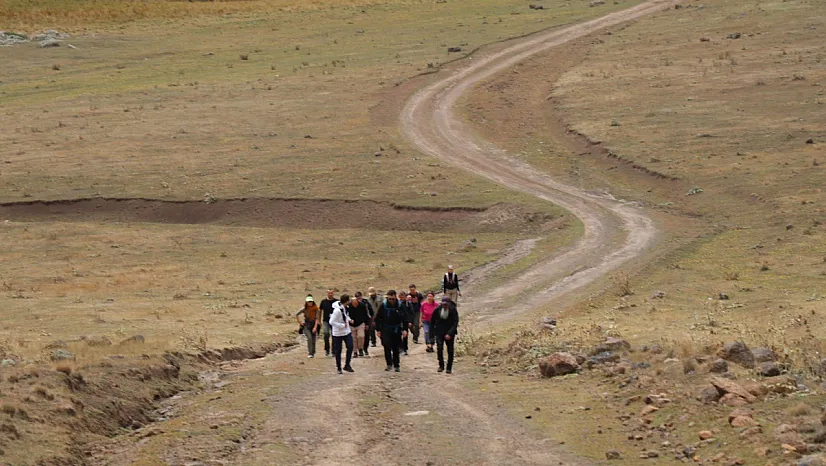 Üç ilin kesiştiği noktada 15 kilometrelik doğa yürüyüşü