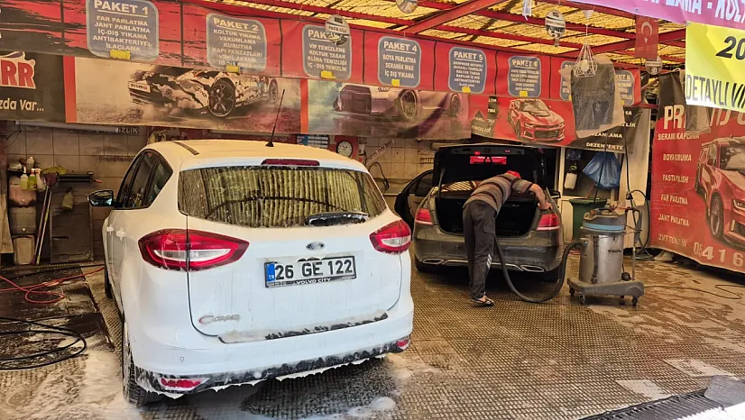 Yaz Hareketliliği Oto Yıkamacıların Yüzünü Güldürdü