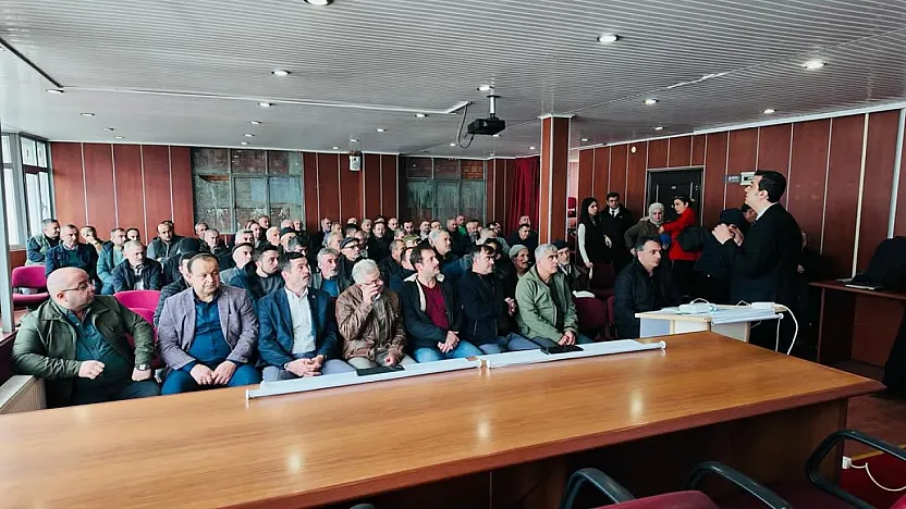 Ayvacık'ta üreticilere TARSİM ve B-Reçete eğitimi