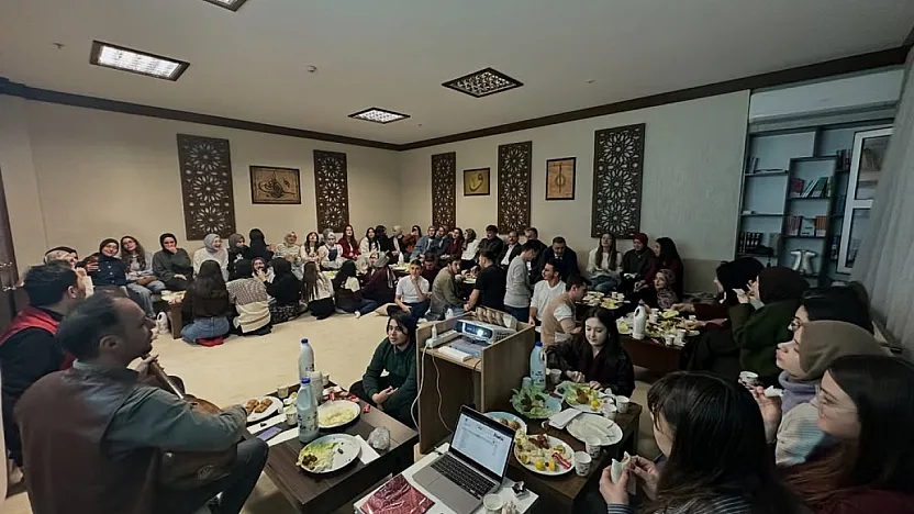 Çarşamba'da sıra dışı buluşma: geleceğin hukukçuları has oda'da moral depoladı