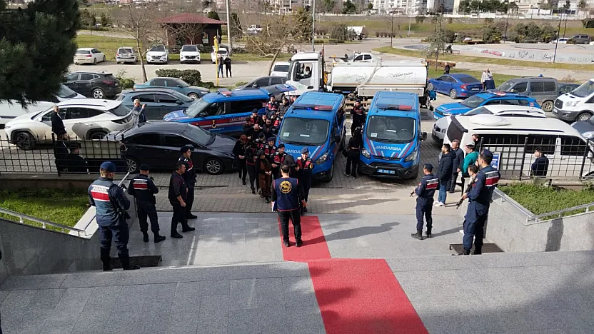 Fuhuş operasyonunda 8 kişi adliyede!