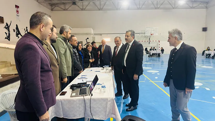 Gençler İstiklal Marşı için yarıştı