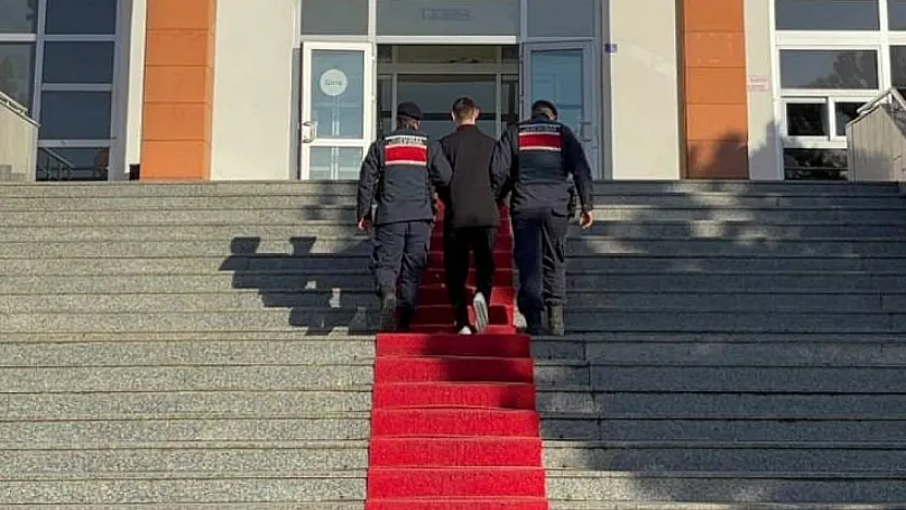 Samsun'da aranan 2 firari hükümlü yakalandı