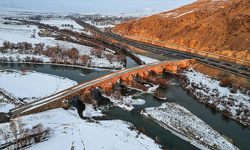 728 Yıllık Köprü Kar Altında