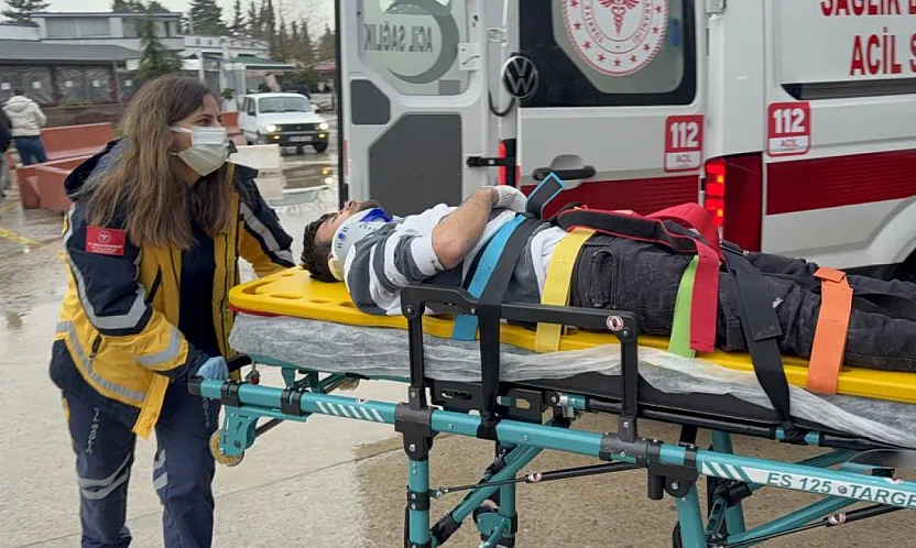 Ameliyata giderken kaza yaptılar: 1 yaralı