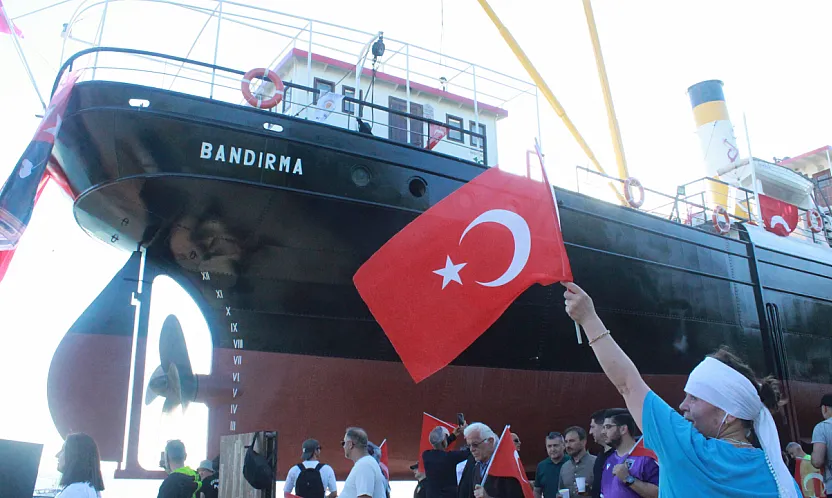 Bandırma Vapuru karadan taşınmaya başladı