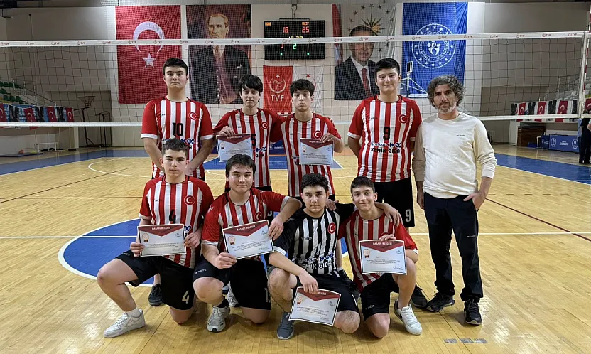 Çarşamba'da Okul Sporları voleybol heyecanı sona erdi