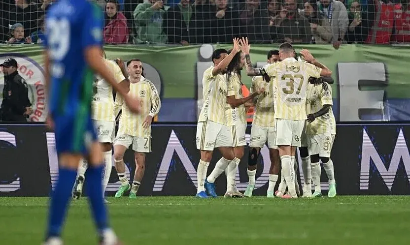 Fenerbahçe Rize'de hata yapmadı: 3 puanı 3 golle aldı