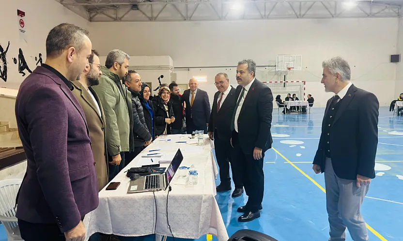 Gençler İstiklal Marşı için yarıştı