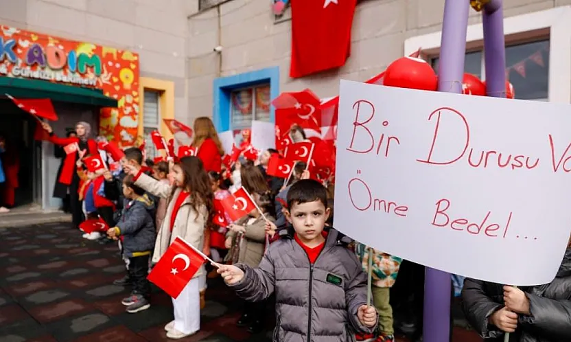 Miniklerin bayrak sevgisi duygulandırdı