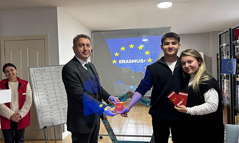 Salıpazarı'nda gençlik projeleri Türkiye Ulusal Ajans'a sunuldu