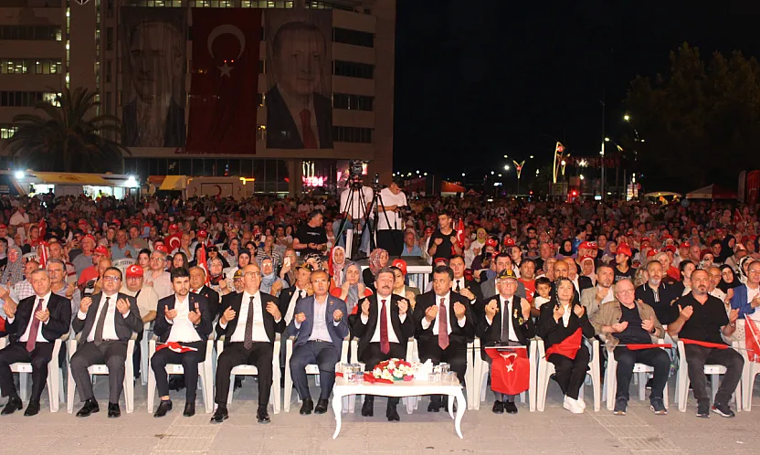 Samsun'da 15 Temmuz Demokrasi Nöbeti'nde binler tek yürek