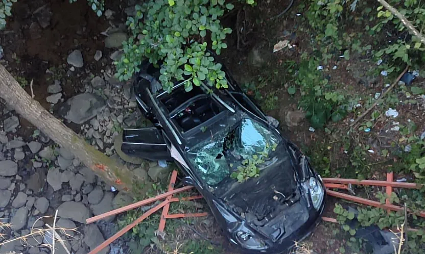 Samsun'da feci kaza : araç köprüden düştü