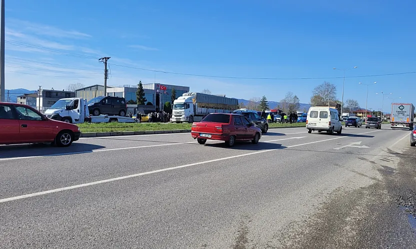 Samsun'da feci kaza: İki aracın çarptığı yaya hayatını kaybetti