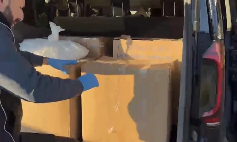 Samsun'da kiralık araçtan 225 bin uyuşturucu hap çıktı