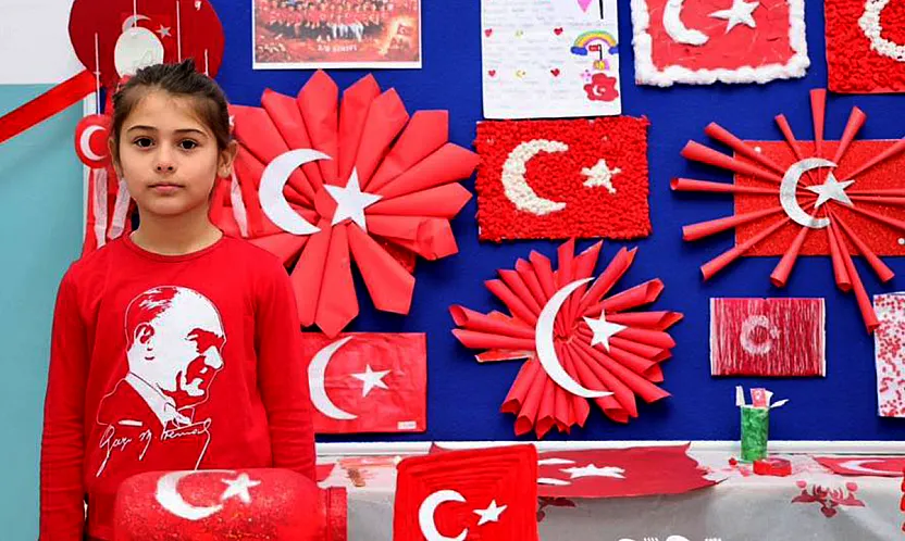 Samsun'da öğrenciler yaptıkları Türk Bayraklarıyla beğeni topladı