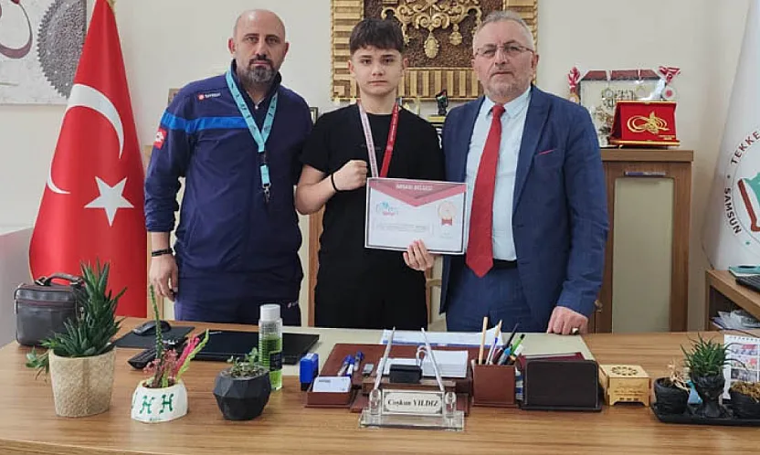 Tekkeköy'ün genç yeteneği Türkiye üçüncüsü oldu