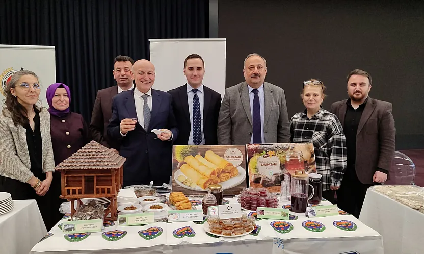 Tescilli Kestane Balı stantlardaki yerini aldı