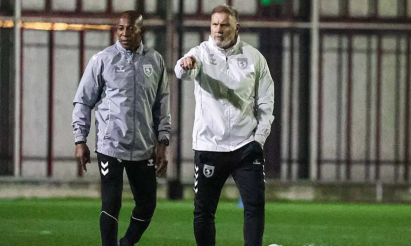 Thorsten Fink takımla buluştu ilk antrenmana çıktı