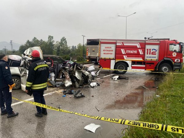 aa-20231018-32445866-32445862-samsunda-tirla-carpisan-pikaptaki-1-kisi-oldu-1-kisi-yaralandi.jpg