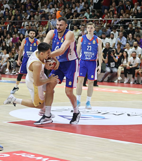 aa-20231105-32675395-32675394-reeder-samsunspor-anadolu-efes-001.jpg