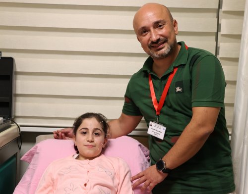 aa-20231107-32713685-32713683-yuz-felci-geciren-10-yasindaki-cocuk-akupunktur-ile-sagligina-kavustu.jpg