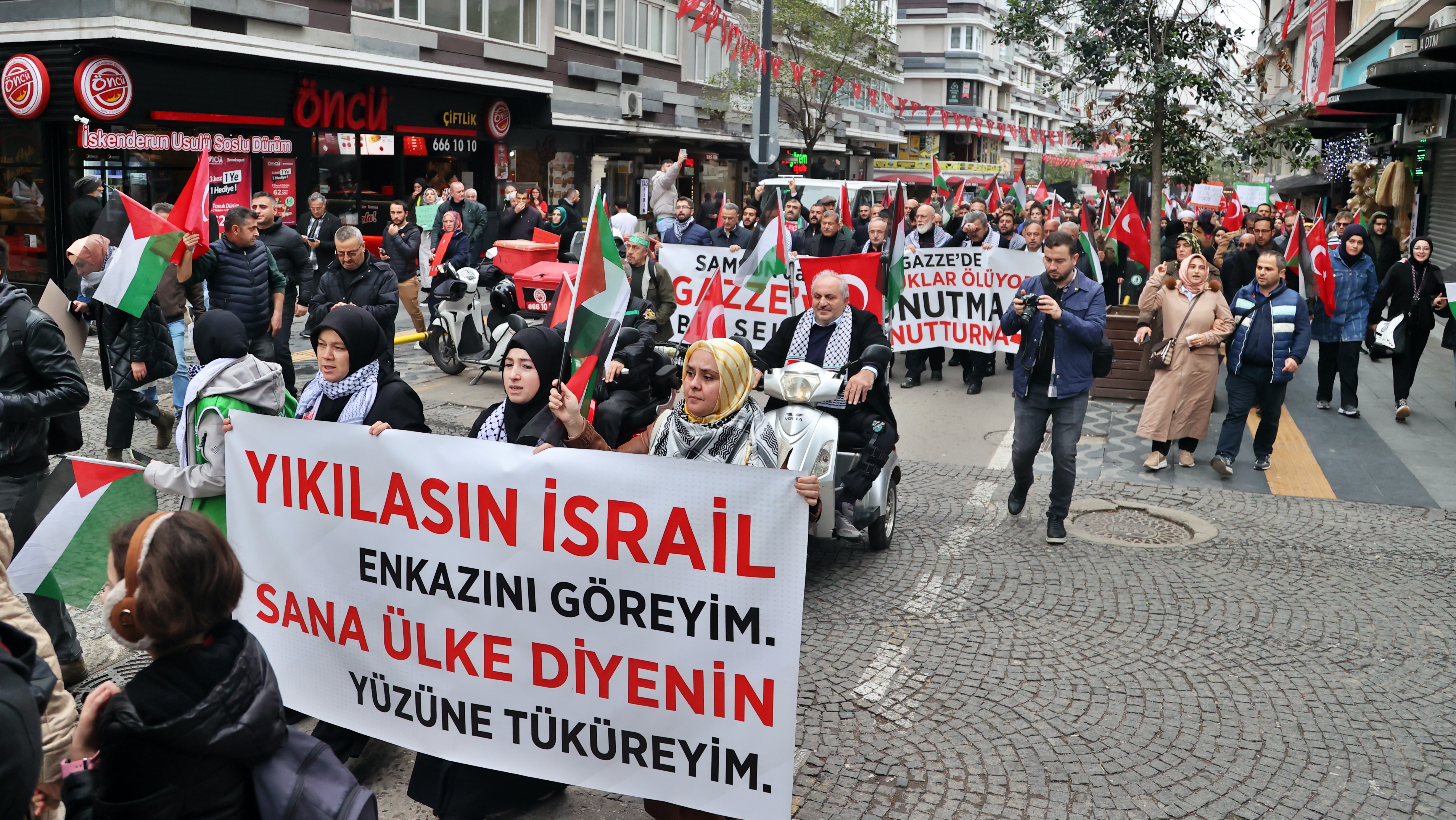 aa-20231210-33150267-33150260-samsunda-israilin-gazzeye-yonelik-saldirilari-protesto-edildi.jpg