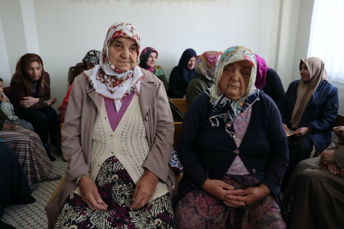 aa-20240304-33882597-33882588-samsunda-saglik-ekipleri-mobil-araclarla-kirsal-kesimlerde-kanser-taramasi-yapiyor.jpg
